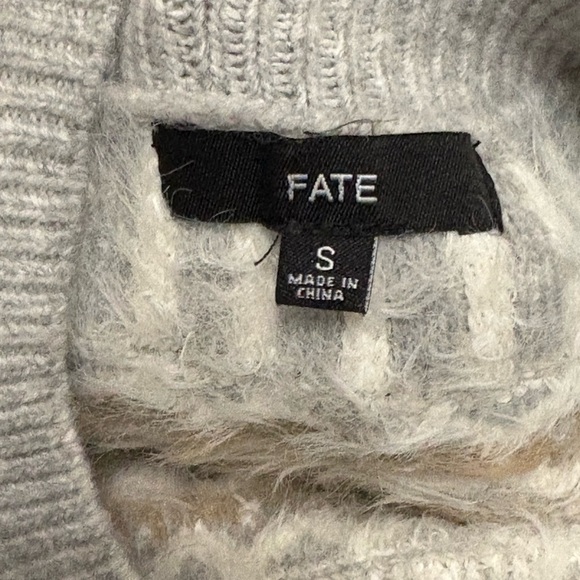 FATE Gray Fair Isle Fuzzy Knit Sweater Size S Cozy Winter - Picture 4 of 5